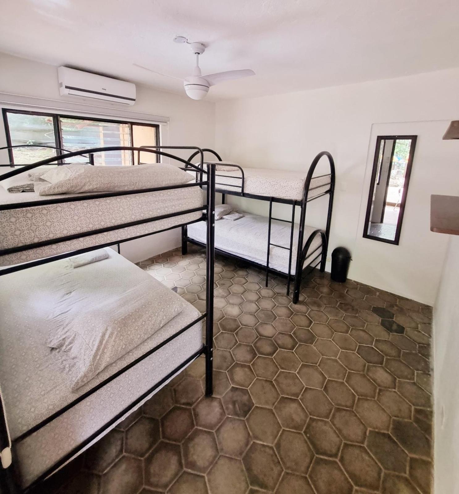 Casa Pura Vida Surf Hostel - Tamarindo Costa Rica المظهر الخارجي الصورة
