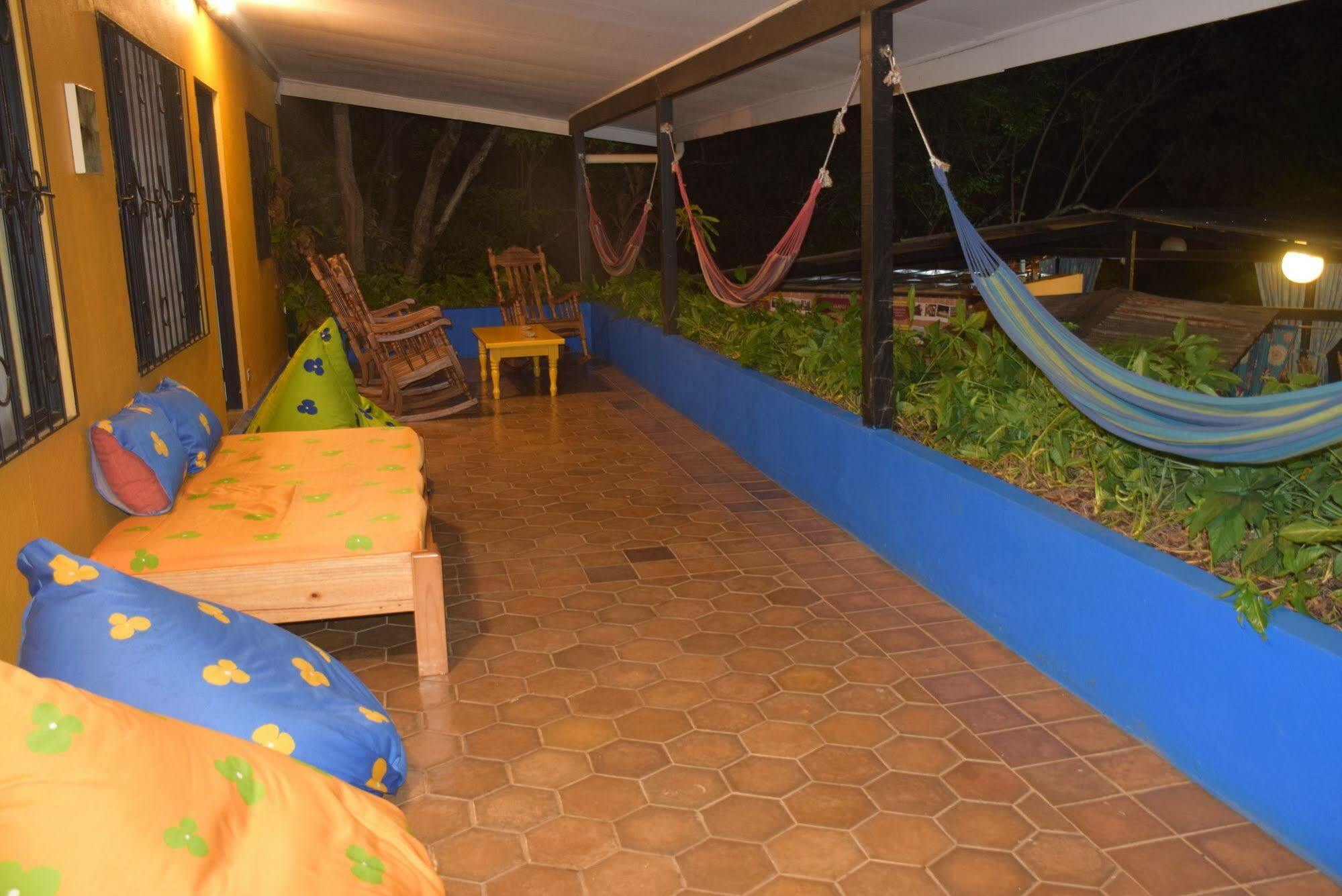 Casa Pura Vida Surf Hostel - Tamarindo Costa Rica المظهر الخارجي الصورة